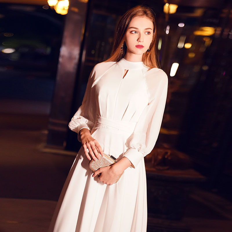 Indulge in luxury with our Robe Blythe. This long, exquisite maxi dress boasts a sophisticated and exclusive style that will make you feel elegant and tasteful. With its flowing silhouette and delicate details, this dress is a true work of art. Elevate your wardrobe with this timeless piece of fashion.