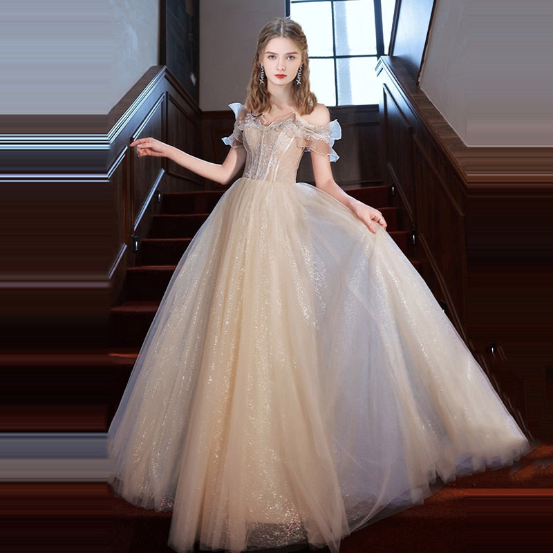 Experience luxury with the Robe Despina, a beautiful princess ball gown dress made with the highest quality materials. Designed to always be stylish and comfortable, this dress provides a timeless yet contemporary look.