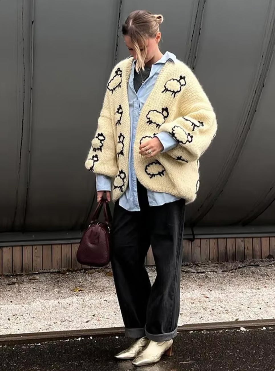 Stay warm and stylish this season with the Jasmin Cardigan. Made with chunky wool-rich yarn, this cardigan features a cozy relaxed fit and an authentic design. Button it up and enjoy the added comfort of ribbed trims at the neckline, hem, and cuffs.