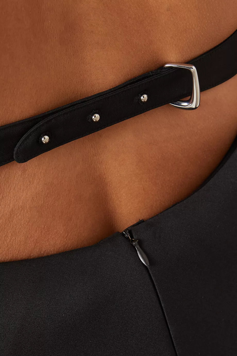 Elevate your style with the La Robe Vela Maxi Dress by Jacquemus, perfect for weddings and elegant soirées. Its silk-wool bustier with built-in boning shapes and supports for a flawless silhouette, while the semi-sheer chiffon skirt flows beautifully, creating an effortless sense of grace with every step. Make a memorable entrance with this striking, sophisticated dress designed to captivate.