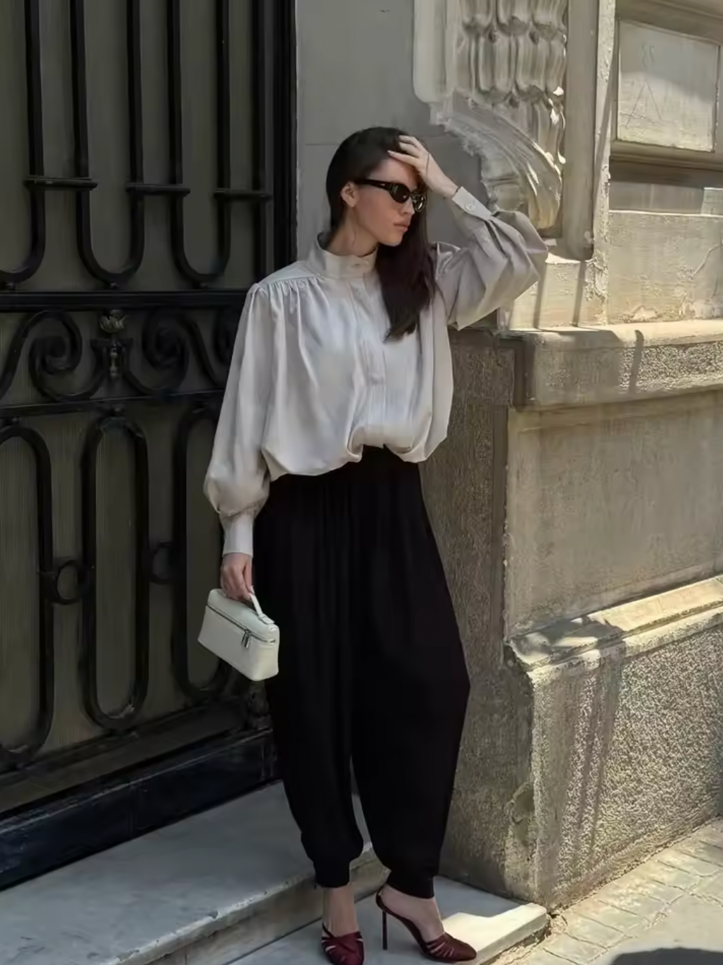 Elevate your everyday style with the Core Jacket, designed for effortless autumn elegance. This casual short jacket features a chic collar and a smooth zipper closure, delivering both comfort and sophistication. Its solid color and loose fit make it perfect for daily commuting or relaxed streetwear, allowing you to move freely while looking polished. Stay cozy and fashion-forward this season with a versatile outerwear piece that complements any casual outfit.