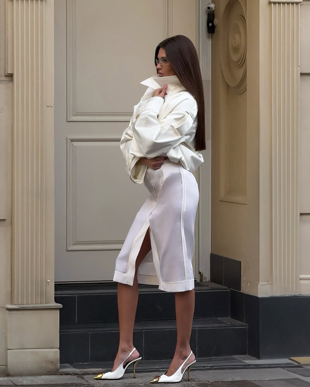 The Pentimento Trench Coat offers a timeless design that embraces change and evolution, much like the artistic concept it’s named after. Crafted with thoughtful details that adapt to your style, this coat transforms your look effortlessly while providing comfort and sophistication. Make a statement by wearing a piece that celebrates thoughtful reinvention and enduring elegance.