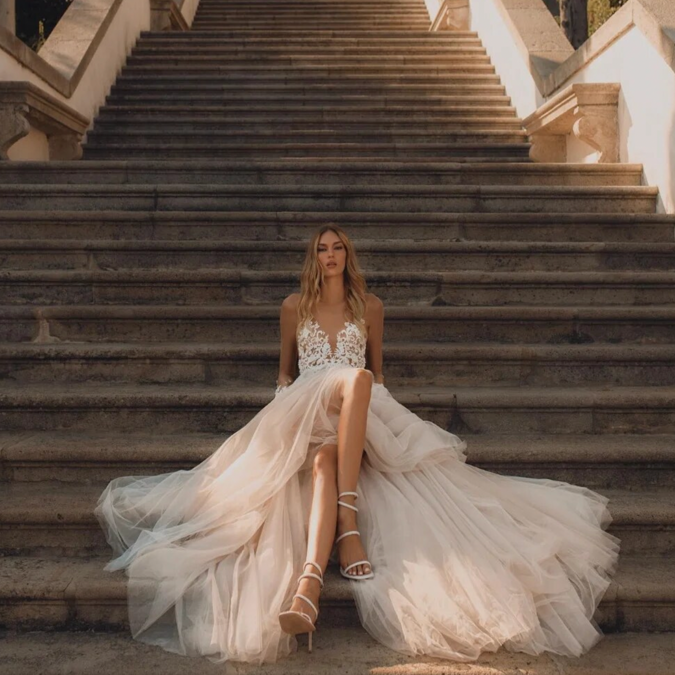 Dress Noelle is the perfect choice for your wedding day. This elegant A-line wedding dress combines classic style with modern design. Made with high-quality fabric, it guarantees a comfortable and stylish fit. Say "I do" in style with Dress Noelle.