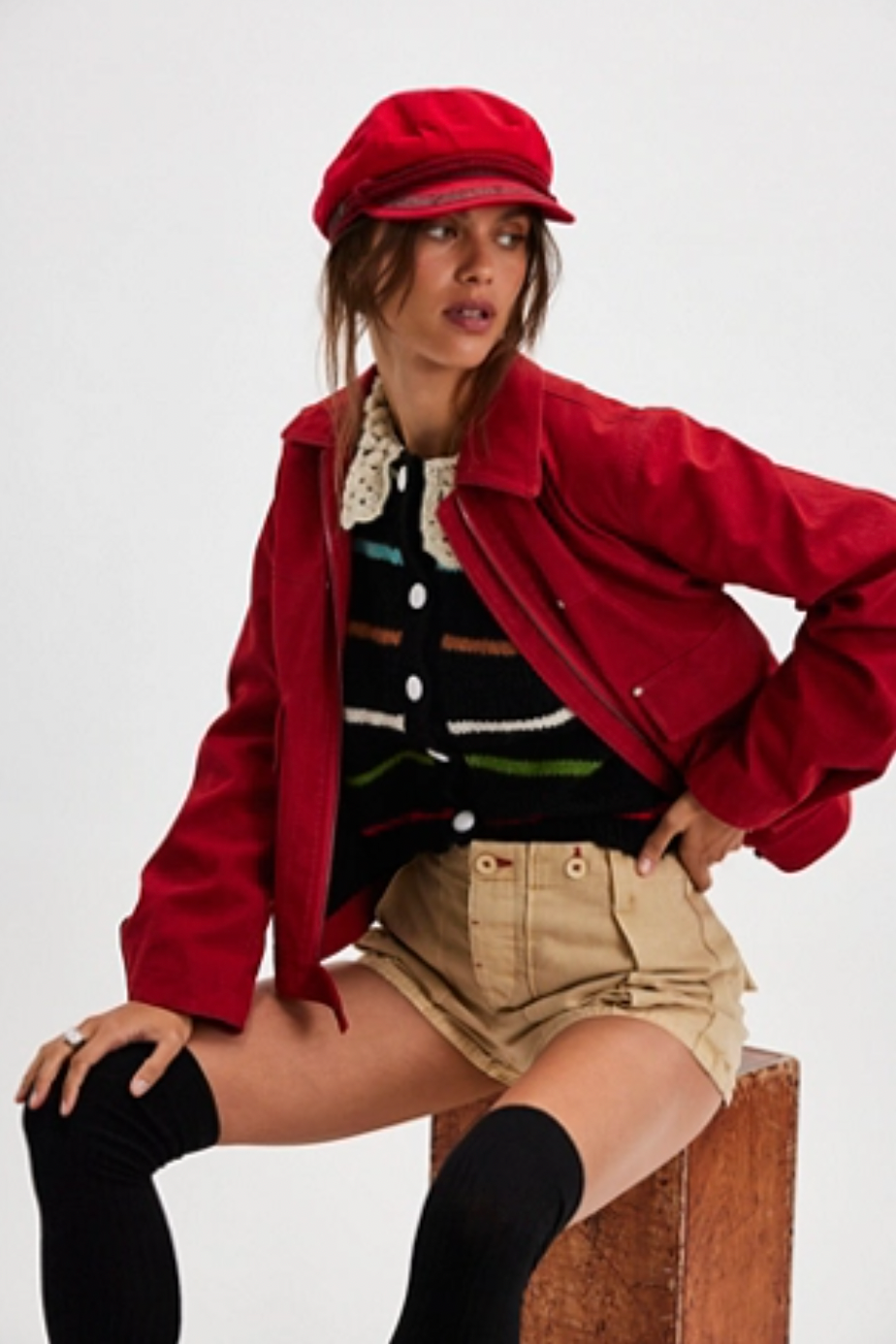 Introducing the Edna Cardigan - the perfect addition to any layered look. Made of soft knit fabric with a relaxed fit, this cardigan features a playful crochet collar and button closures. Consciously made to reduce our footprint and inspired by vintage silhouettes.