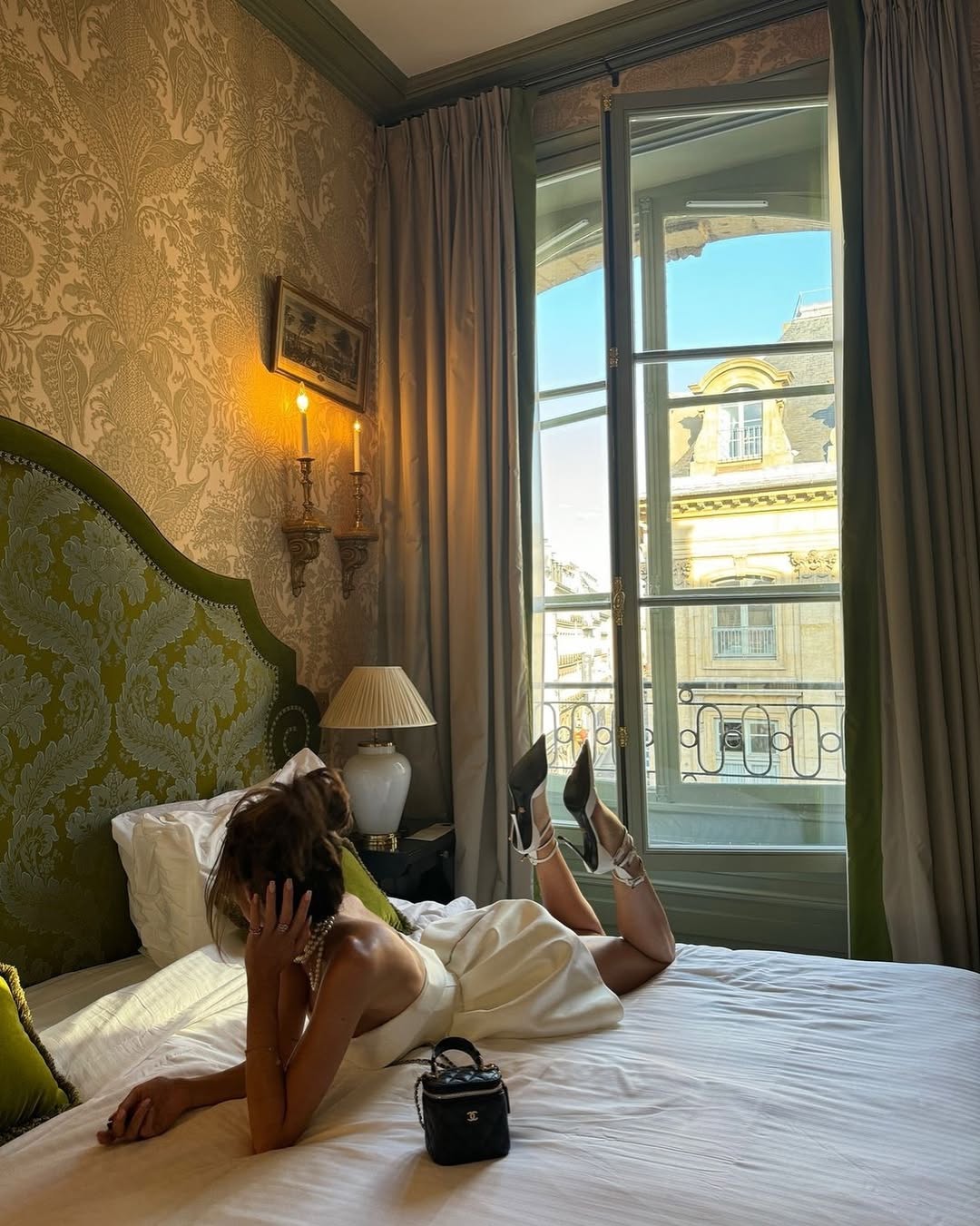 Feel like a stunning swan in this charming strapless mini dress. Perfect for your special day or a beach wedding. Made of luxurious satin, this dress will make you the star of any party. Short length makes it great for dancing and showing off your legs. Order now and make every occasion memorable!