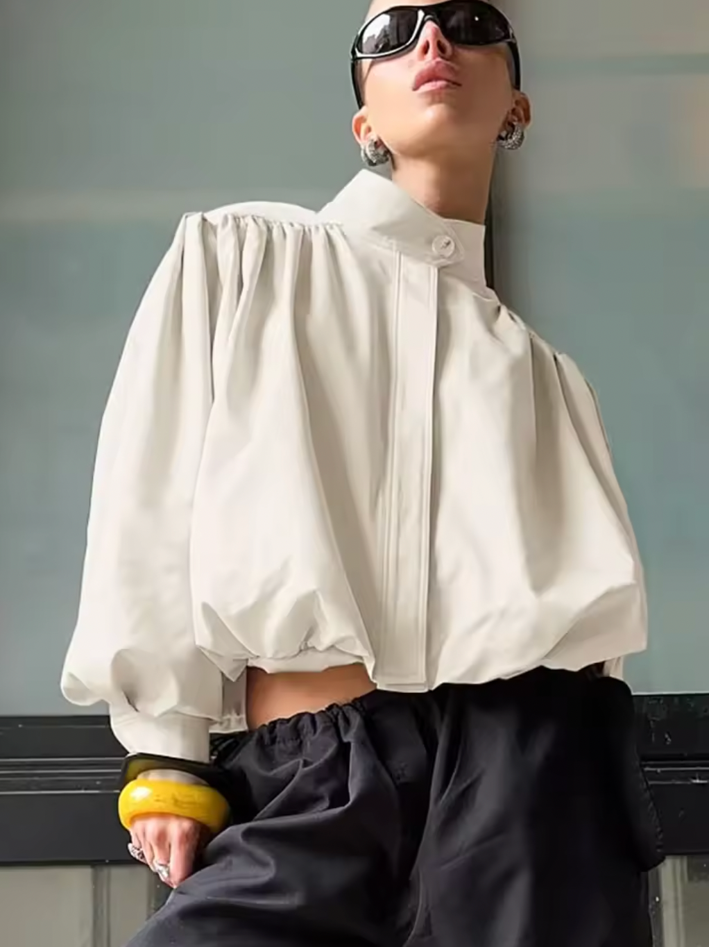 Elevate your everyday style with the Core Jacket, designed for effortless autumn elegance. This casual short jacket features a chic collar and a smooth zipper closure, delivering both comfort and sophistication. Its solid color and loose fit make it perfect for daily commuting or relaxed streetwear, allowing you to move freely while looking polished. Stay cozy and fashion-forward this season with a versatile outerwear piece that complements any casual outfit.