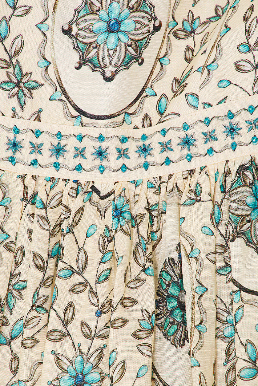 The Delirio Platero Dress offers effortless style with its fully lined construction and a hidden back zipper for a sleek silhouette. Crafted from midweight linen, it ensures comfort and breathability. Practical side seam pockets add convenience, while the blouson sleeves with cinched cuffs bring a touch of elegance and refined detail to your look. Perfect for any occasion, this dress combines comfort and chic sophistication seamlessly.