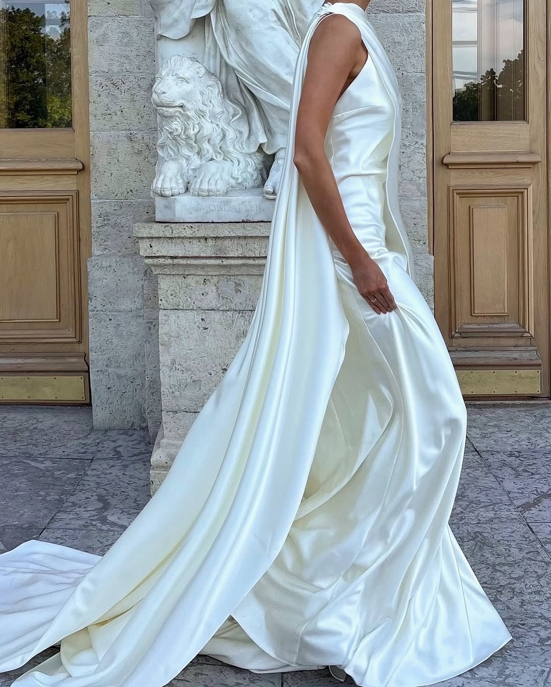 The Isobel Gown features a sleek cape with a smooth texture that radiates elegance and strength. Its flowing fabric and refined silhouette ensure a striking presence, while the carefully selected material resists wrinkles and maintains perfect form all evening. This gown completes any special occasion effortlessly, requiring no extra embellishments to leave a lasting impression.