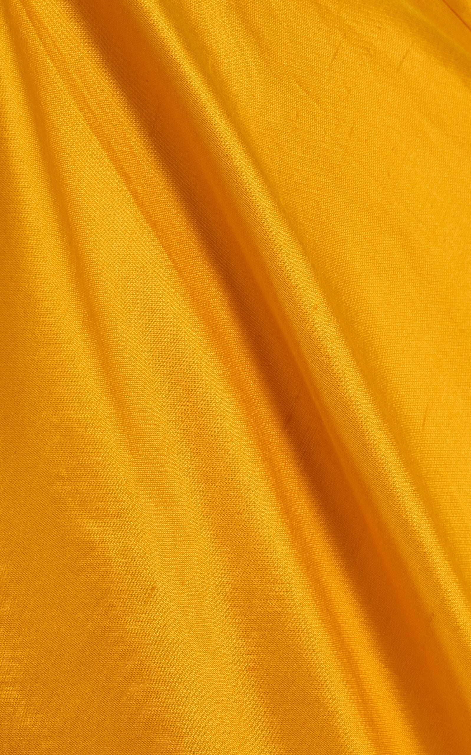 The Este Silk Dress by Staud captures elegance with its luxurious silk dupioni fabric and sophisticated one-shoulder design. Featuring sleeveless styling and flattering draping at the bodice, this maxi gown enhances your silhouette while offering timeless grace. Perfect for special occasions, it combines comfort and style effortlessly to make you stand out.