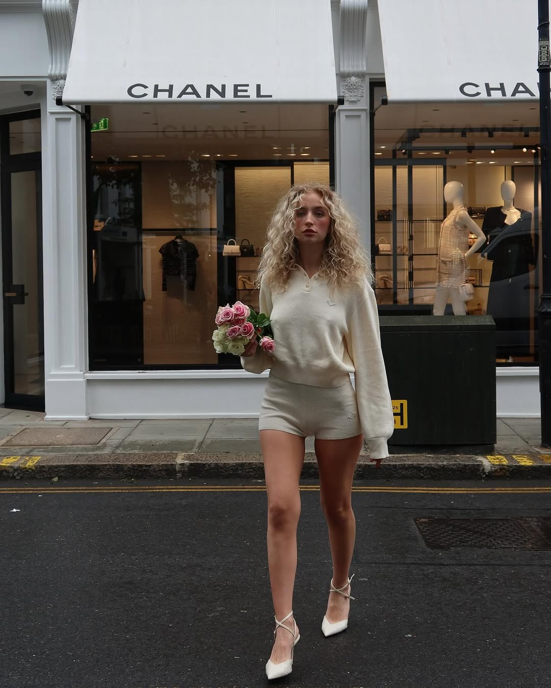 Elevate your casual wardrobe with the Carrie Set, a sophisticated two-piece knitted ensemble perfect for effortless autumn style. This versatile outfit features a crisp collared knitted top paired with sleek slim-fit shorts, creating a polished look that transitions seamlessly from day to night. Crafted from quality knit fabric, the set offers comfort without compromising on elegance. 