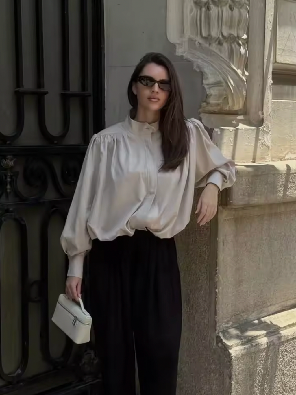 Elevate your everyday style with the Core Jacket, designed for effortless autumn elegance. This casual short jacket features a chic collar and a smooth zipper closure, delivering both comfort and sophistication. Its solid color and loose fit make it perfect for daily commuting or relaxed streetwear, allowing you to move freely while looking polished. Stay cozy and fashion-forward this season with a versatile outerwear piece that complements any casual outfit.