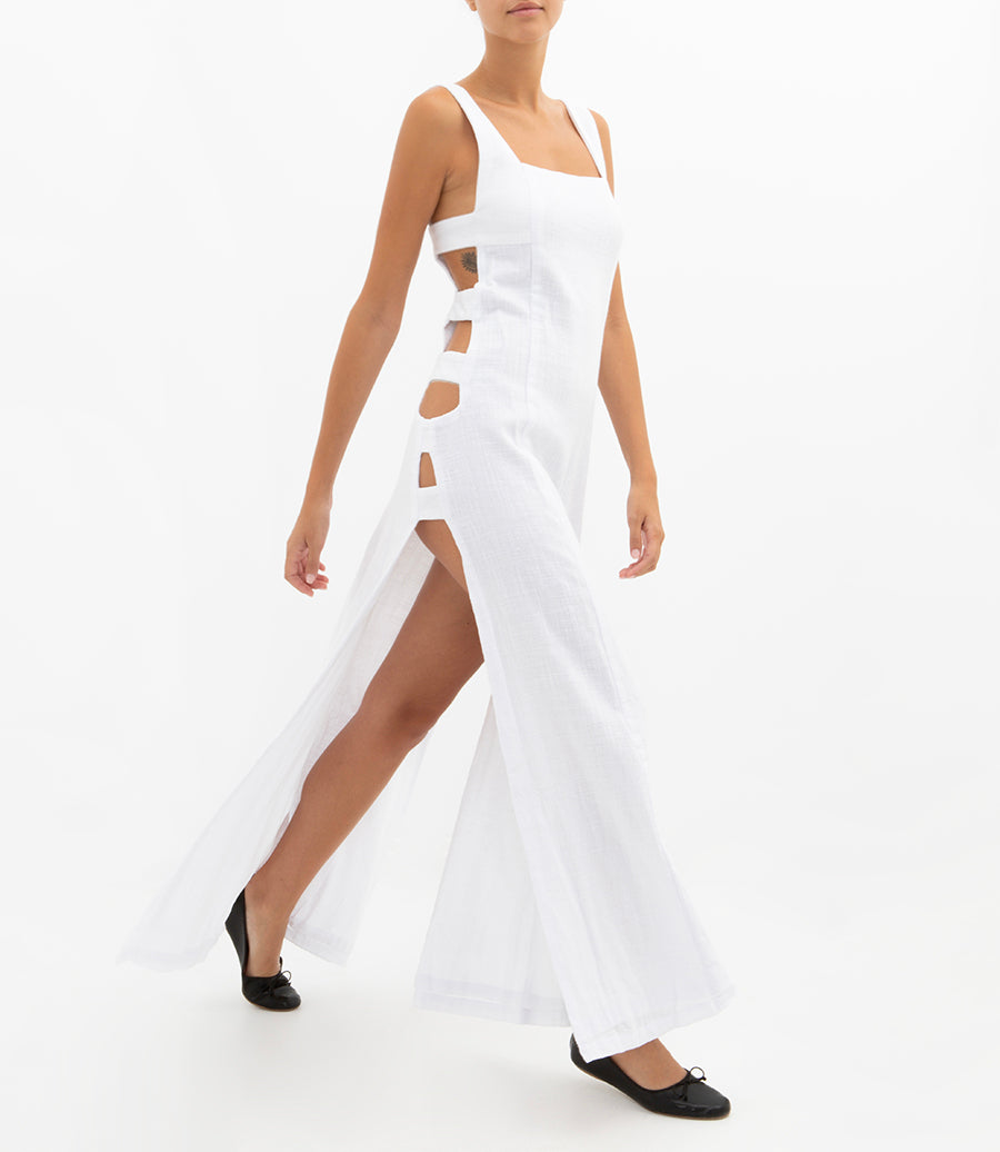 Introducing The Jay Dress, the perfect blend of chic elegance and casual comfort. With its maxi length, this dress is perfect for any occasion - from a day at the beach to a resort getaway. Elevate your wardrobe with this must-have piece.