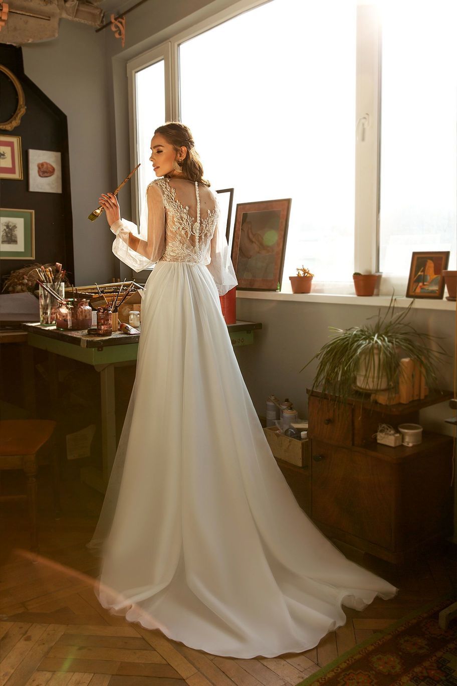 Look stunning on your special day with our Robe Shania. This elegant wedding bridal gown features beautiful embroidery, adding a touch of sophistication to your look. Indulge in the luxurious feel of this gown as you walk down the aisle. Make a statement with Robe Shania.