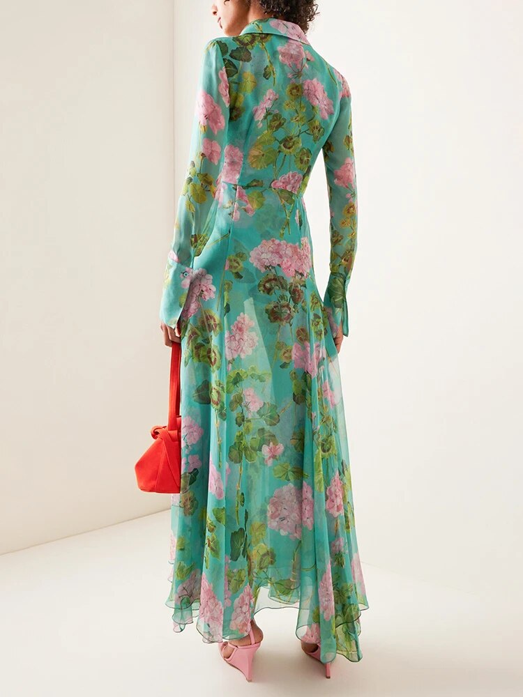 Indulge in luxury with the Robe Carlisha from Oscar de la Renta. This gorgeous silk chiffon maxi dress features a stunning geranium print, adding a touch of elegance and sophistication to your wardrobe. Perfect for any special occasion, this dress elevates your style and makes you feel like a true fashion icon.
